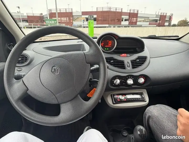 Renault Twingo 2011 photo 2