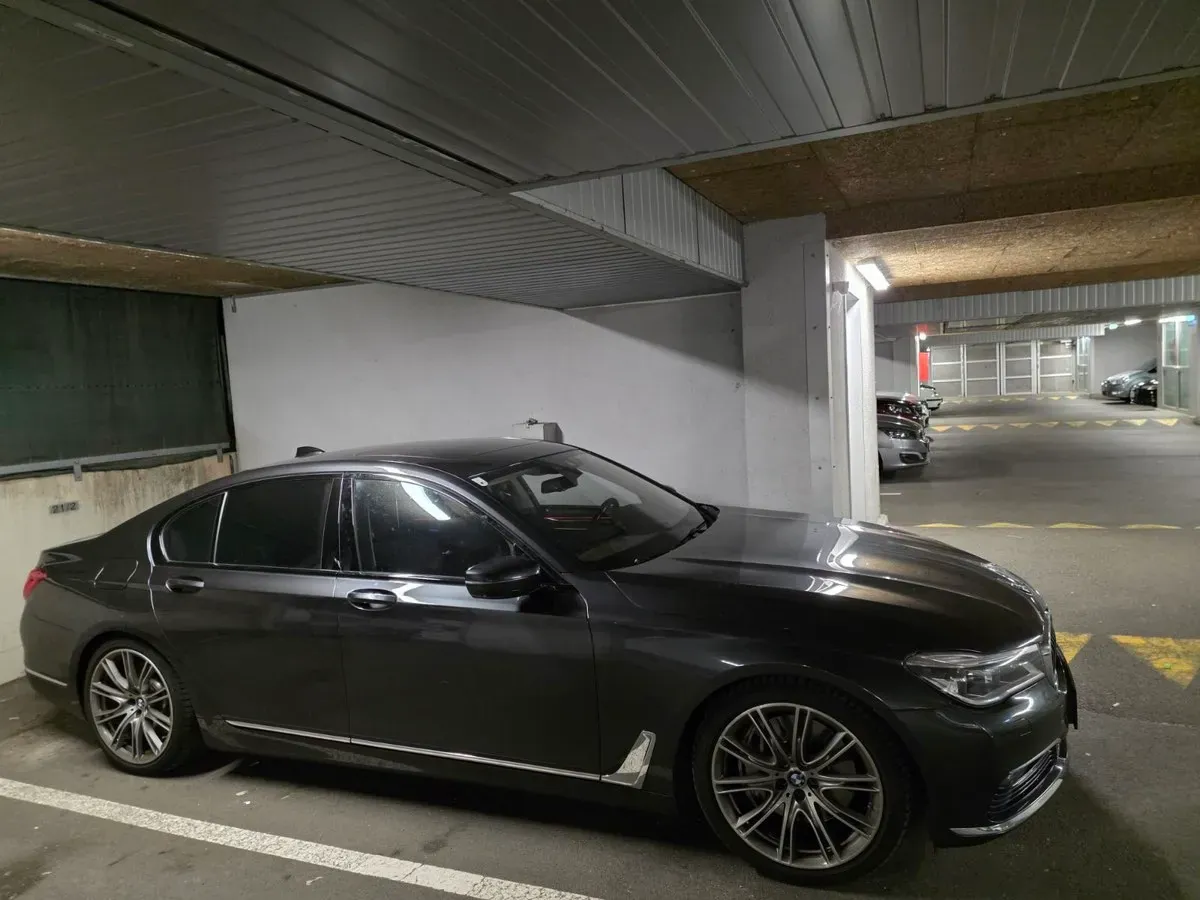 BMW 7 Series 2016 photo 2