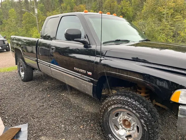 Dodge Ram 2500 1998 photo 3