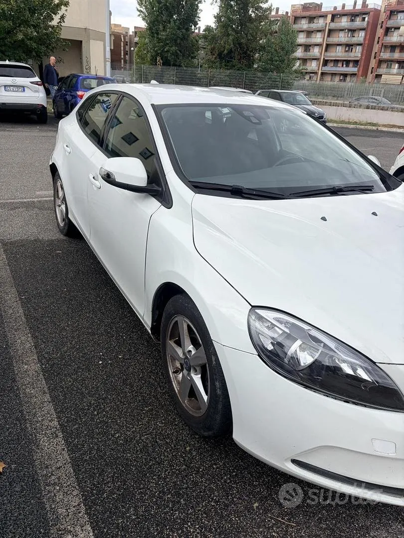 Volvo V40 2014 photo 2