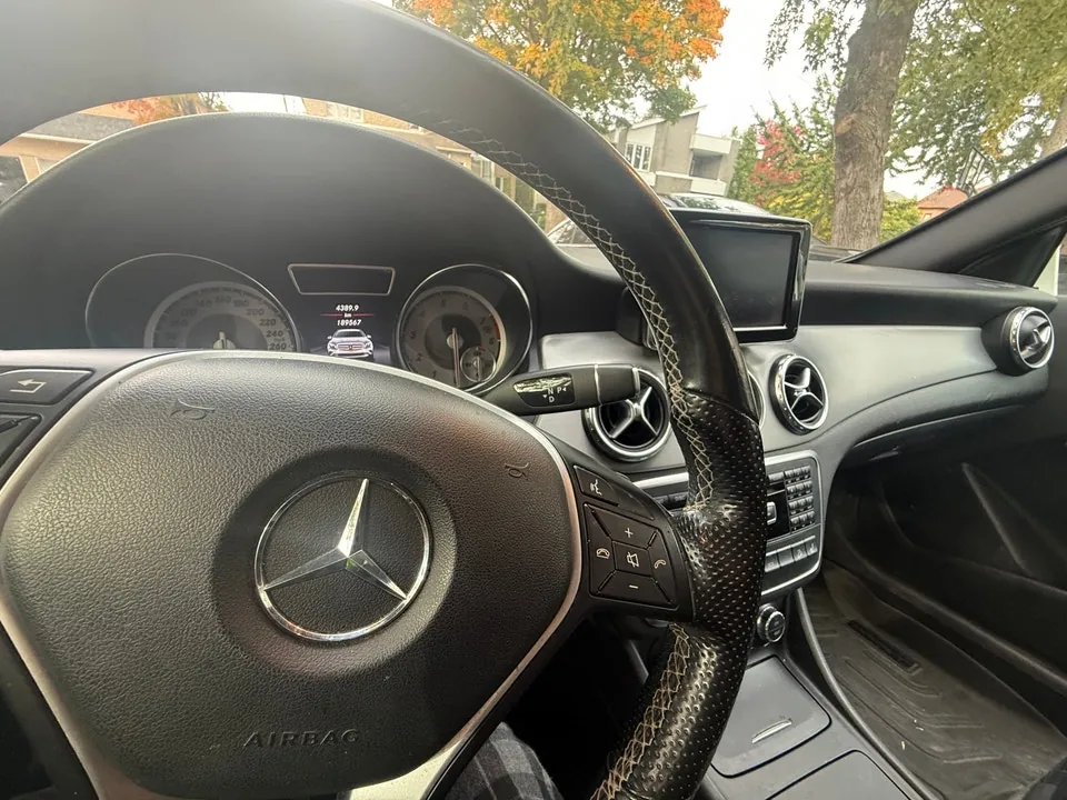 Mercedes-Benz Gla250 2015 photo 2