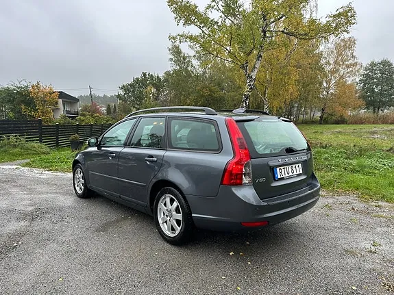 Volvo V50 2009 photo 2