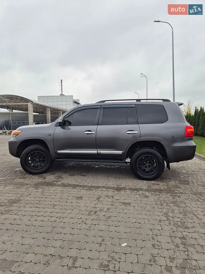 Toyota Land Cruiser 2012 photo 5