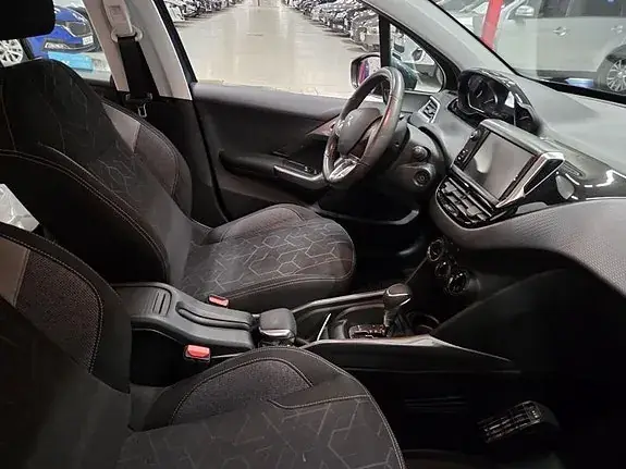 Peugeot 2008 2016 photo 4