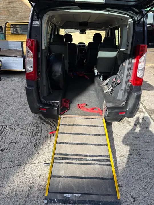 Peugeot Expert 2008 photo 2