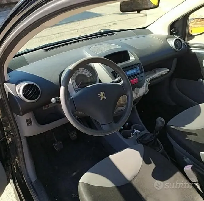 Peugeot 107 2009 photo 2