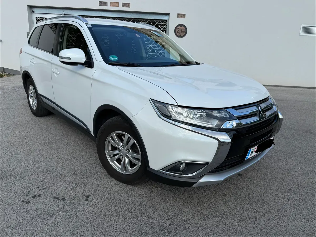 Mitsubishi Outlander 2015 photo 2