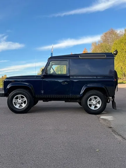 Land Rover Defender 90