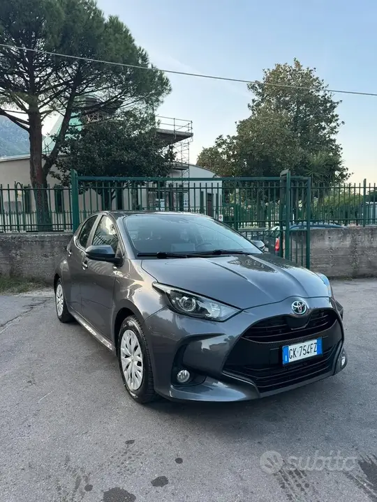 Toyota Yaris 2022 photo 2