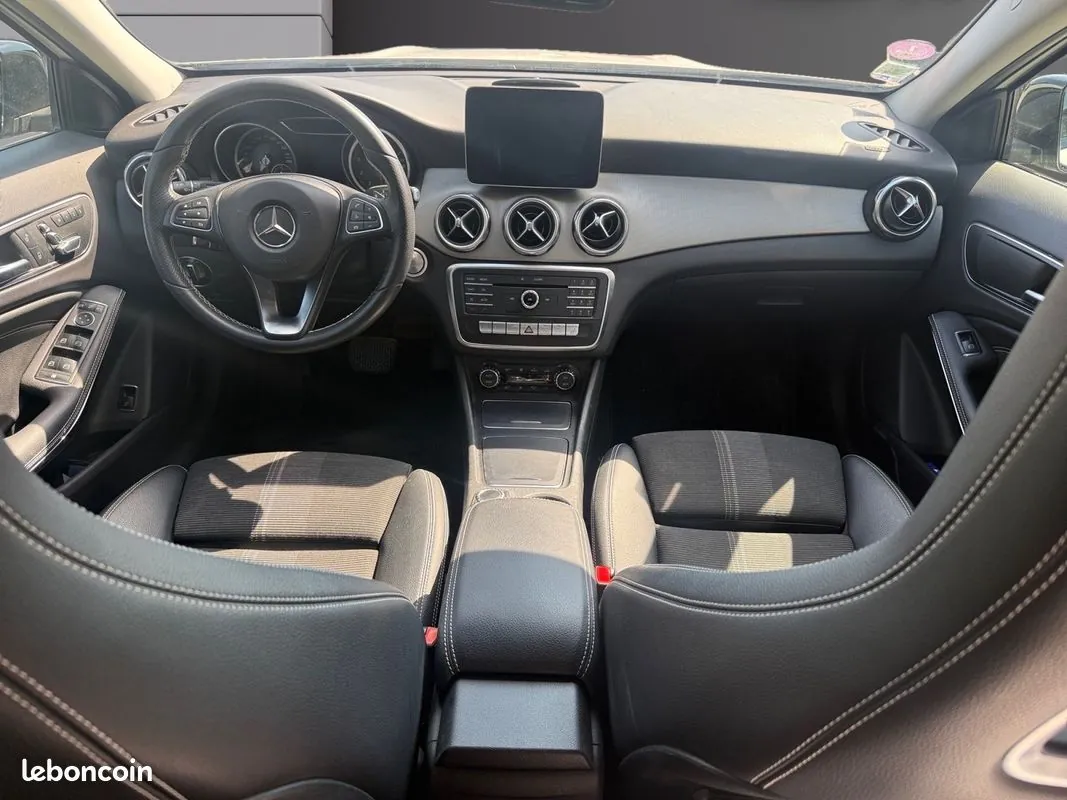 Mercedes-Benz Gla 2017 photo 2