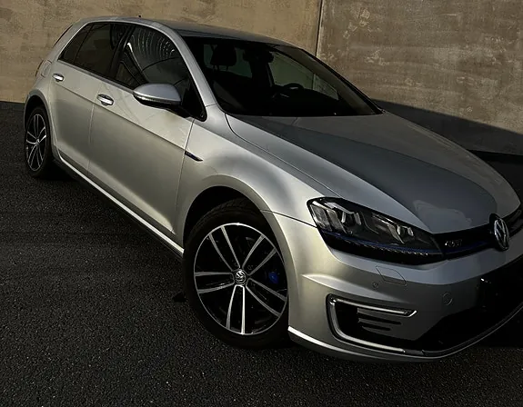 Volkswagen Golf 2017 photo 2