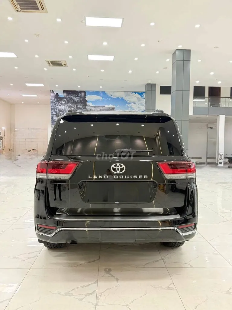 Toyota Land Cruiser 2023 photo 5