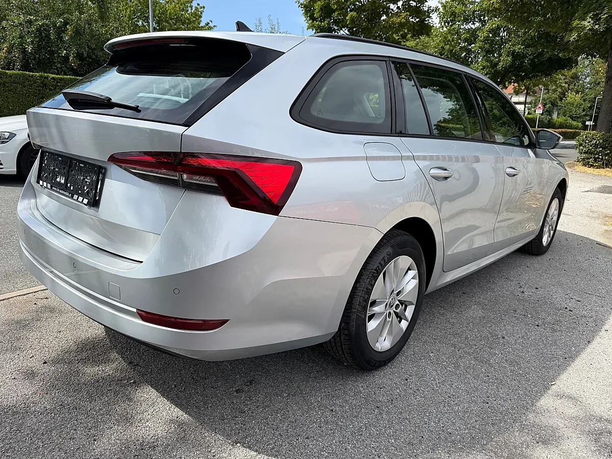 Skoda Octavia 2023 photo 3