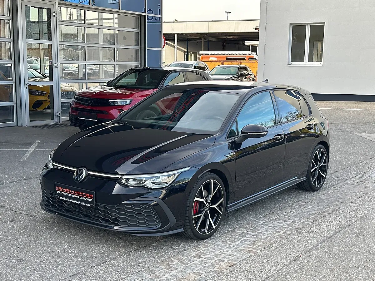 Volkswagen Golf 2024 photo 2