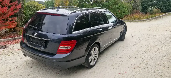 Mercedes-Benz C-Class 2011 photo 3