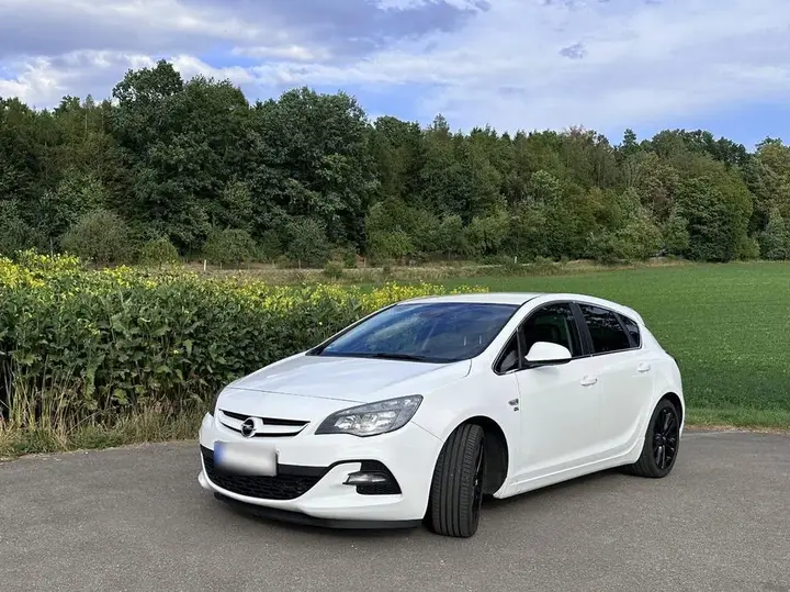 Opel Astra J