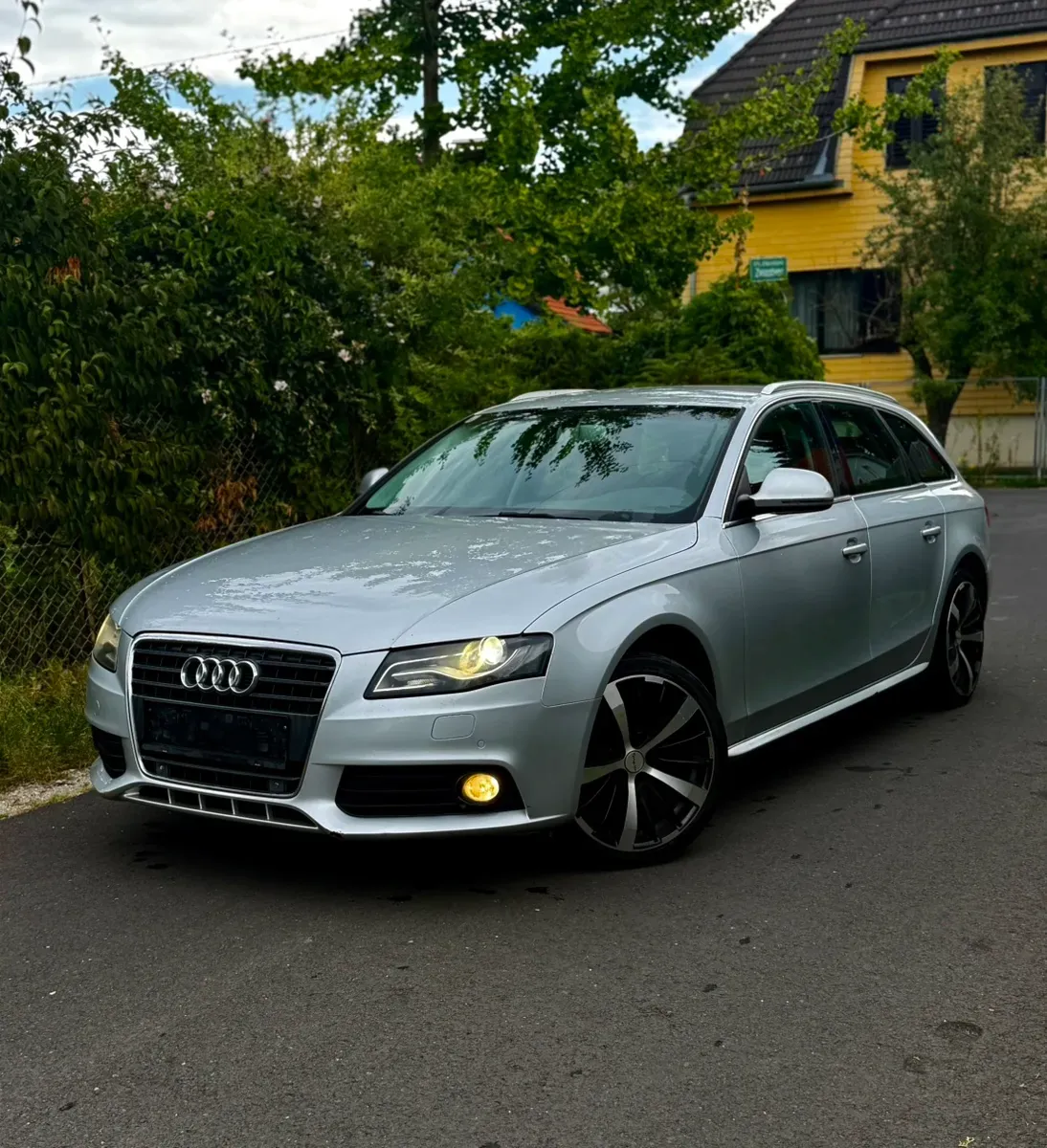 Audi A4 2009 photo 2