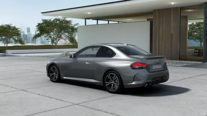 BMW 2 Series photo 2