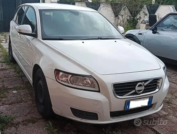 Volvo V50 2011 photo 4