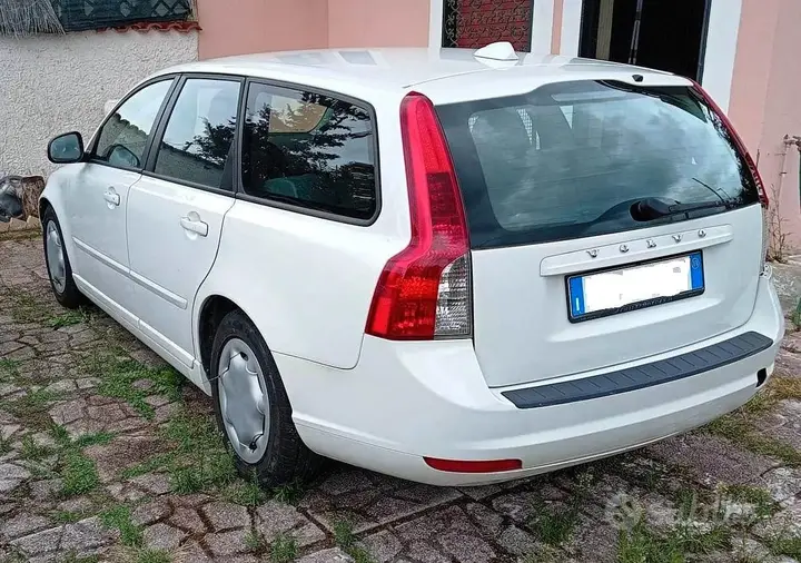 Volvo V50 2011 photo 3