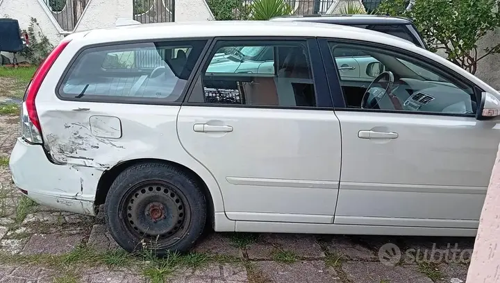 Volvo V50 2011 photo 5