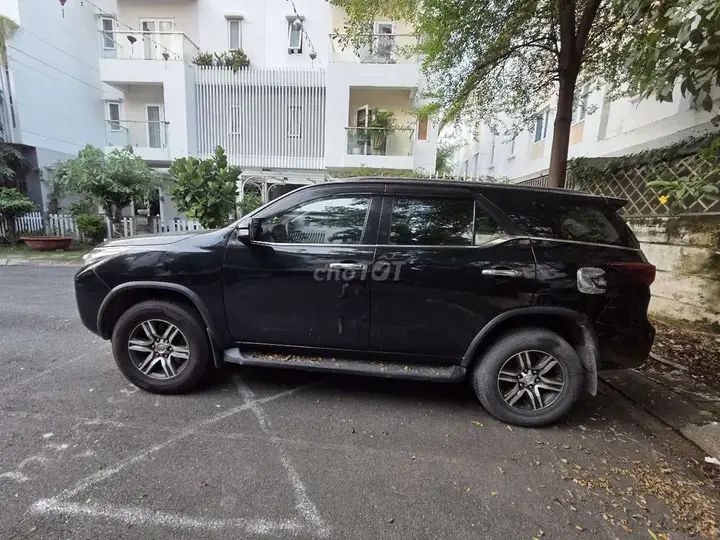 Toyota Fortuner 2017 photo 2