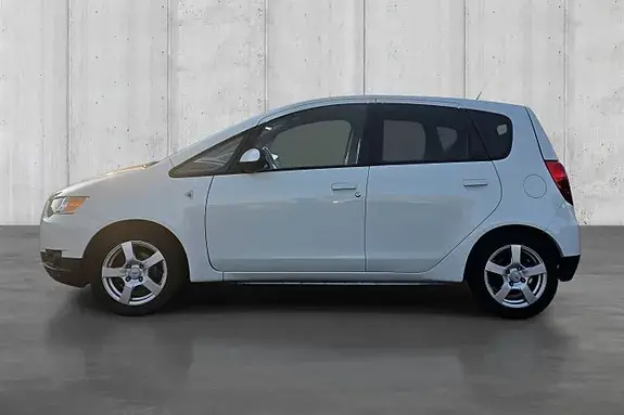 Mitsubishi Colt 2012 photo 2