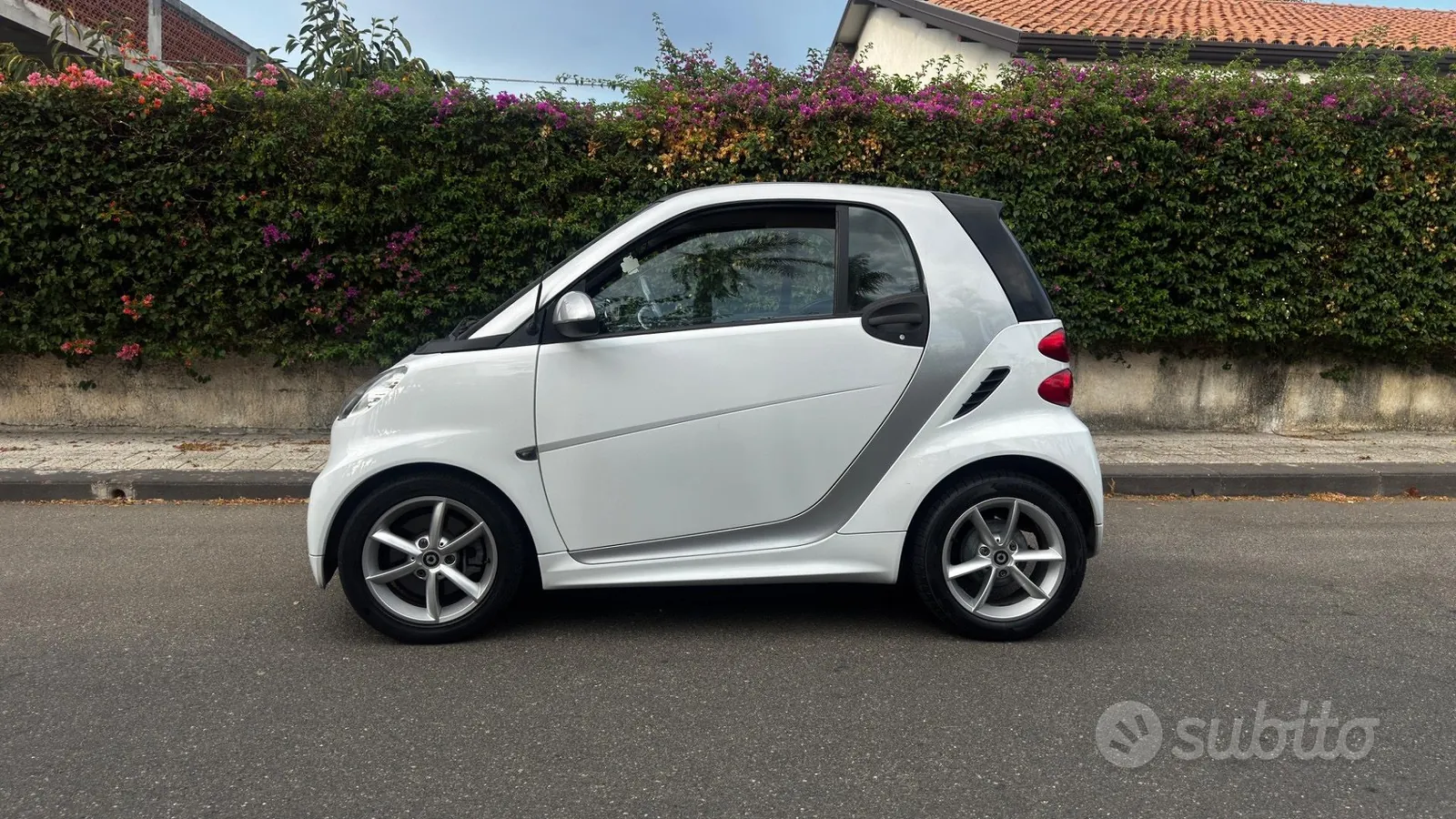 Smart Fortwo 2012 photo 2