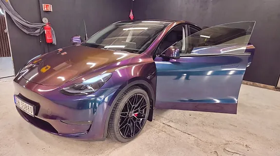 Tesla Model Y 2023 photo 3