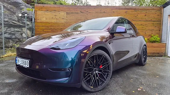 Tesla Model Y 2023 photo 2
