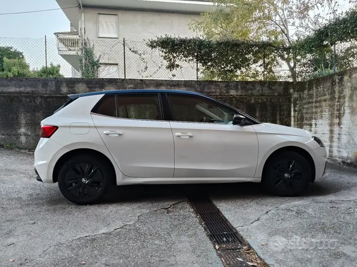 Skoda Fabia 2022 photo 2