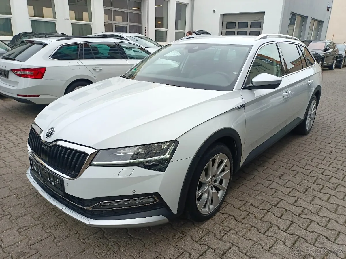 Skoda Superb 2023 photo 2