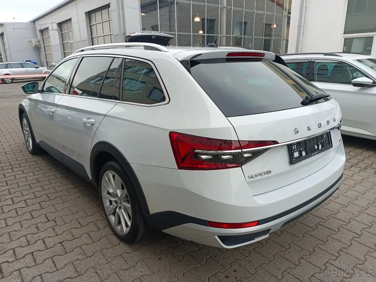 Skoda Superb 2023 photo 3