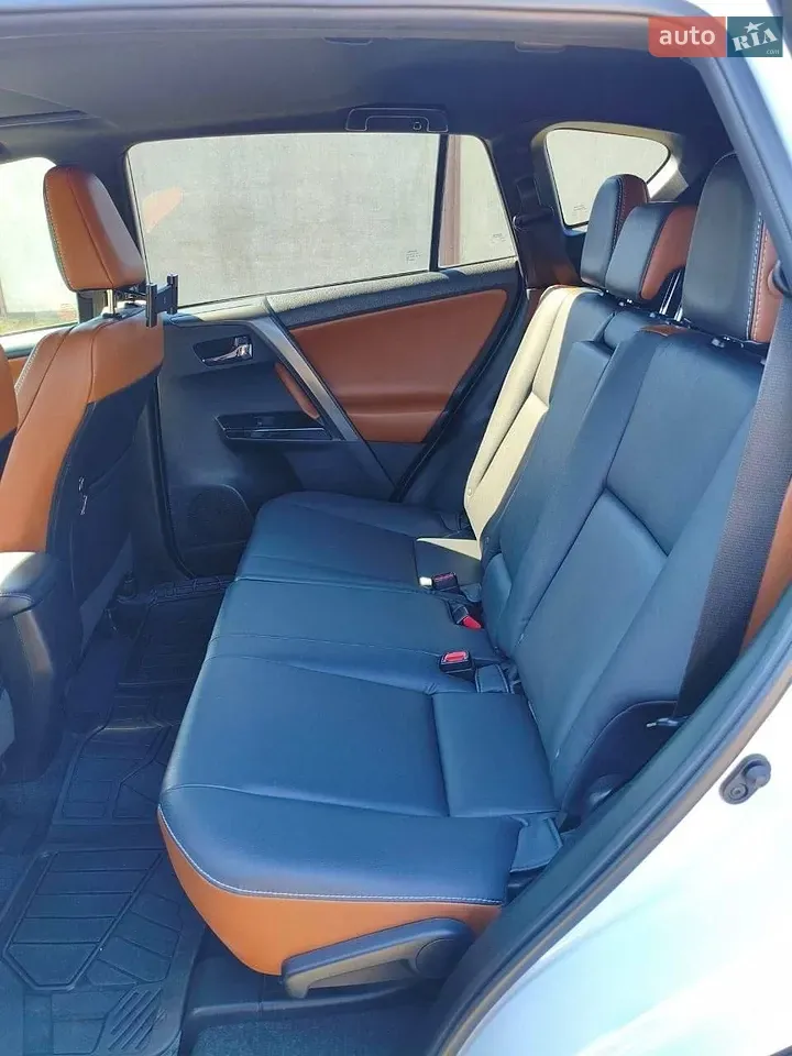 Toyota Rav4 2018 photo 4