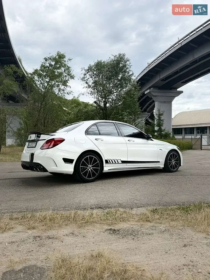 Mercedes-Benz C-Class 2019 photo 5