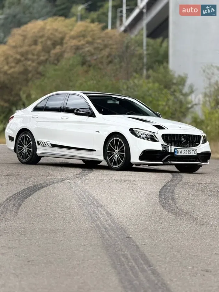 Mercedes-Benz C-Class 2019 photo 2