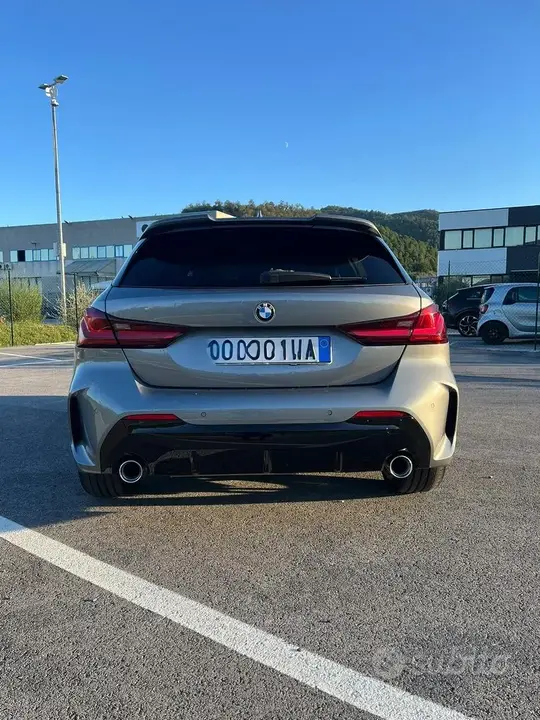 BMW 1 Series 2023 photo 3