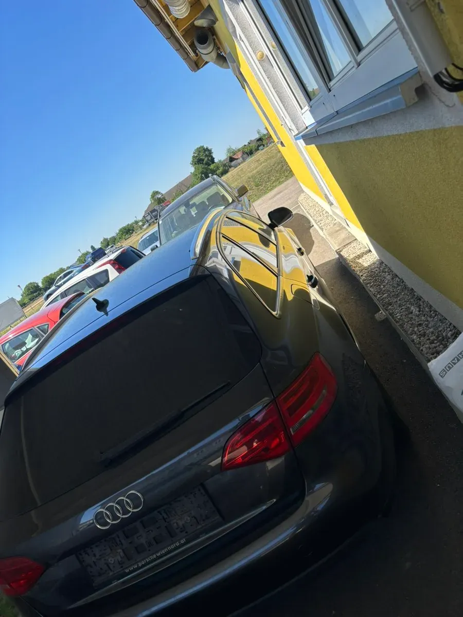 Audi A4 2008 photo 2