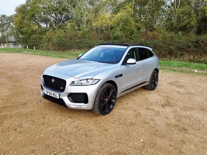 Jaguar F-Pace