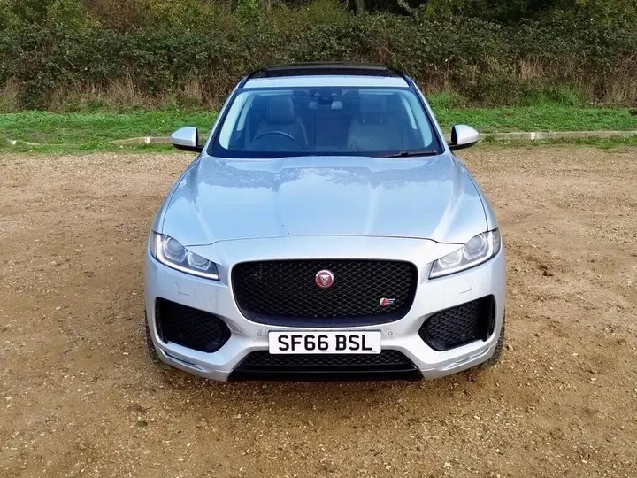 Jaguar F-Pace 2016 photo 3