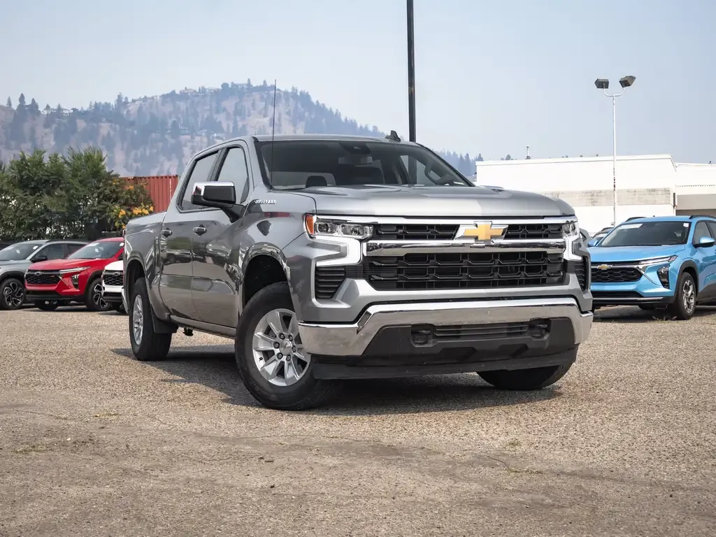 Chevrolet Silverado 1500 2025 photo 2