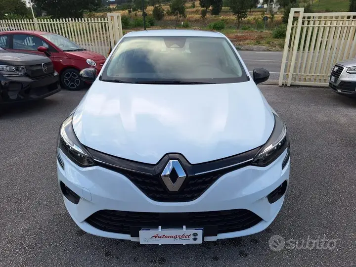 Renault Clio 2023 photo 2