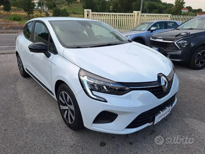 Renault Clio 2023 photo 3