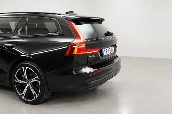 Volvo V60 2025 photo 3