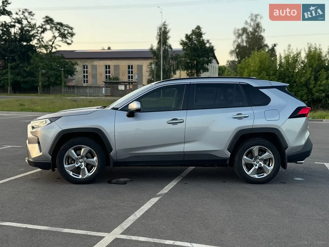 Toyota Rav4 2021 photo 2