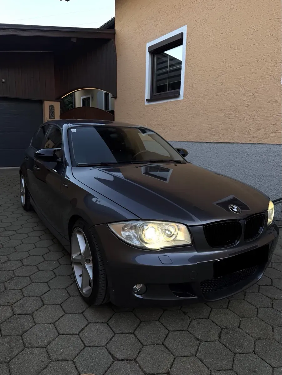 BMW 1 Series 2004 photo 2