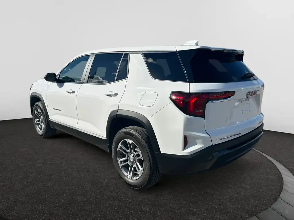 GMC Terrain 2026 photo 3