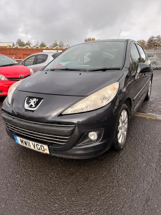 Peugeot 207 2011 photo 3