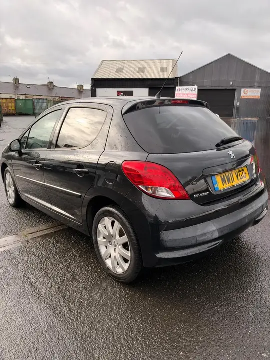 Peugeot 207 2011 photo 5