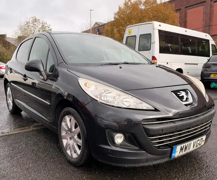 Peugeot 207 2011 photo 2
